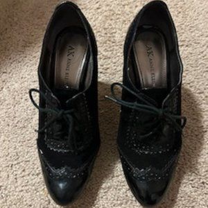 Women's Heels Closed Toe String Enclosure Anne Klein Size 6 Heels 3 1/2 Inches